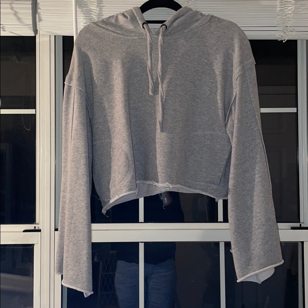 Cropped hoodie/sweater